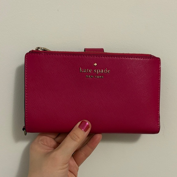 Kate Spade Vibrant Pink Wallet - Picture 1 of 9